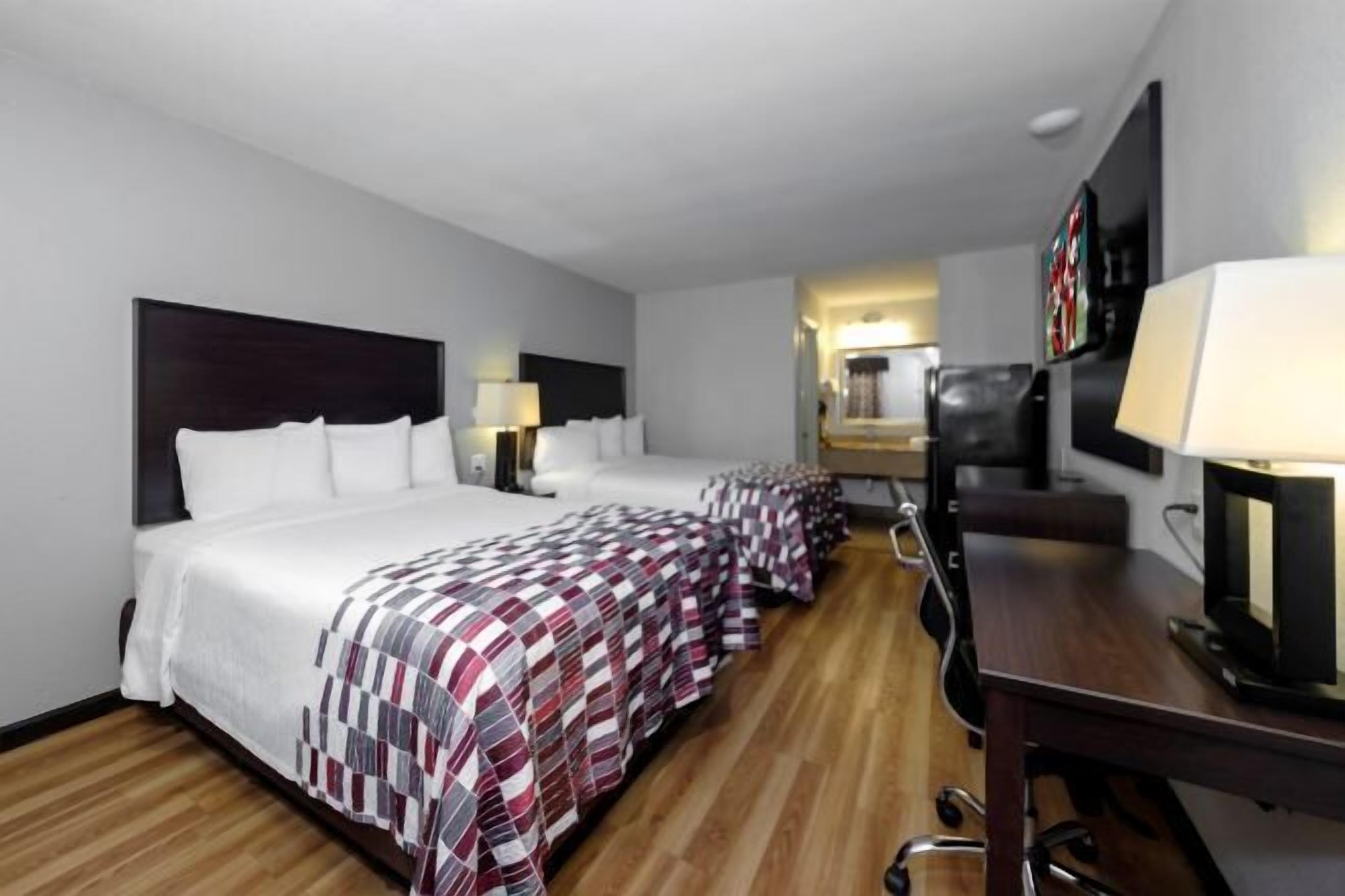 書桌、手提電腦工作空間、遮光窗簾/窗簾、免費嬰兒床