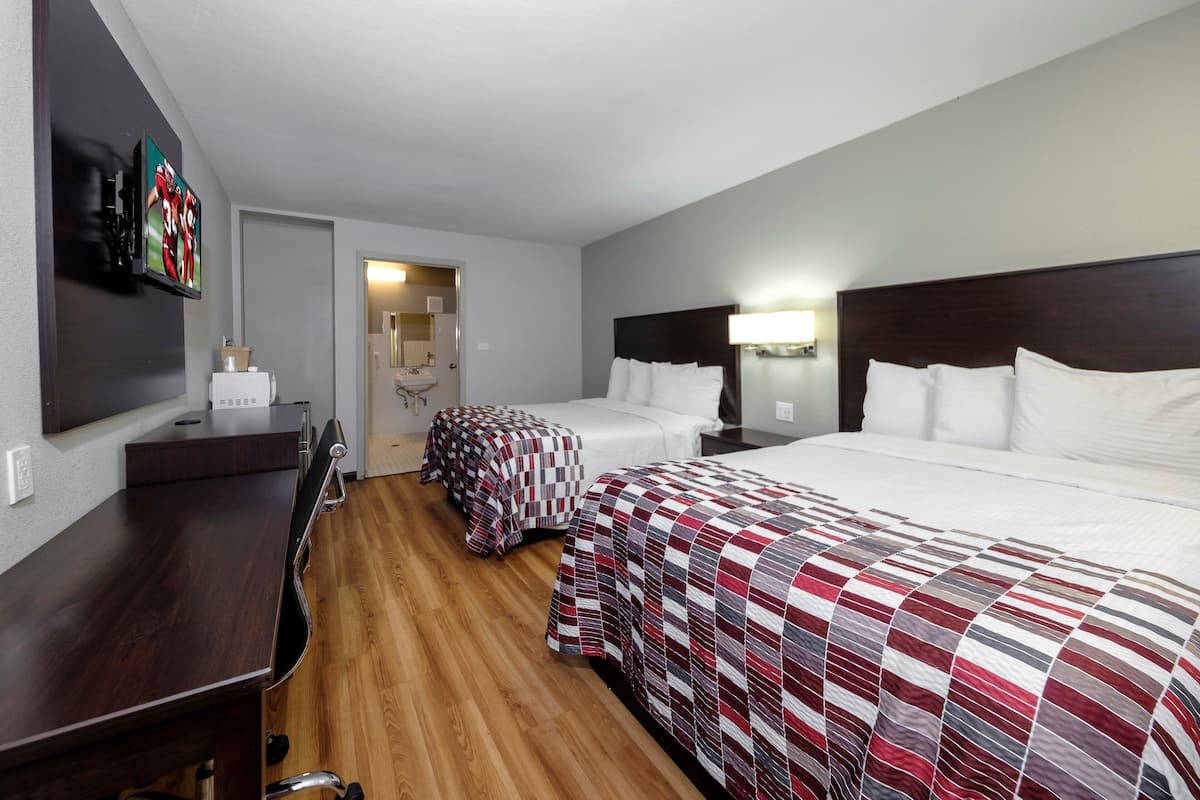 Deluxe Room, 2 Double Beds, Accessible, Non Smoking (Roll-In Shower)