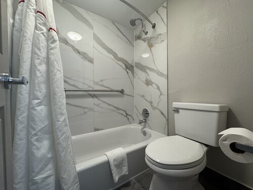 Red Roof Inn Arlington - Entertainment District