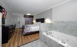 Desk, laptop workspace, blackout curtains, free WiFi - Red Roof Inn Arlington - Entertainment District (Arlington)