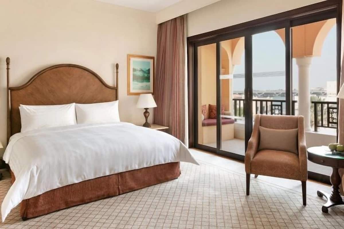 Ropa de cama de alta calidad y minibar
