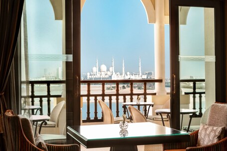 Shangri La, Qaryat Al Beri, Abu Dhabi - Image 37