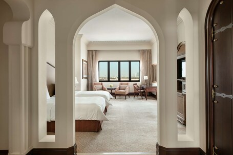 Shangri La, Qaryat Al Beri, Abu Dhabi - Image 24