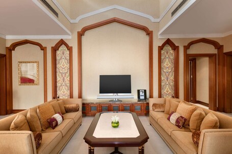 Shangri La, Qaryat Al Beri, Abu Dhabi - Image 72