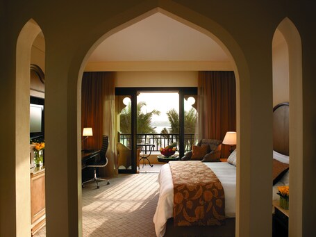 Shangri La, Qaryat Al Beri, Abu Dhabi - Image 42
