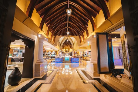 Shangri La, Qaryat Al Beri, Abu Dhabi - Image 8