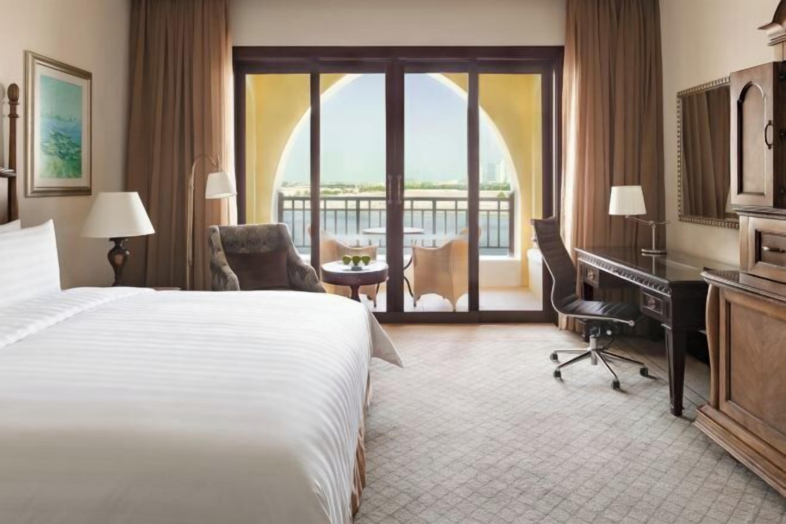 Ropa de cama de alta calidad y minibar 