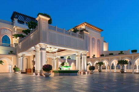 Shangri La, Qaryat Al Beri, Abu Dhabi - Image 2