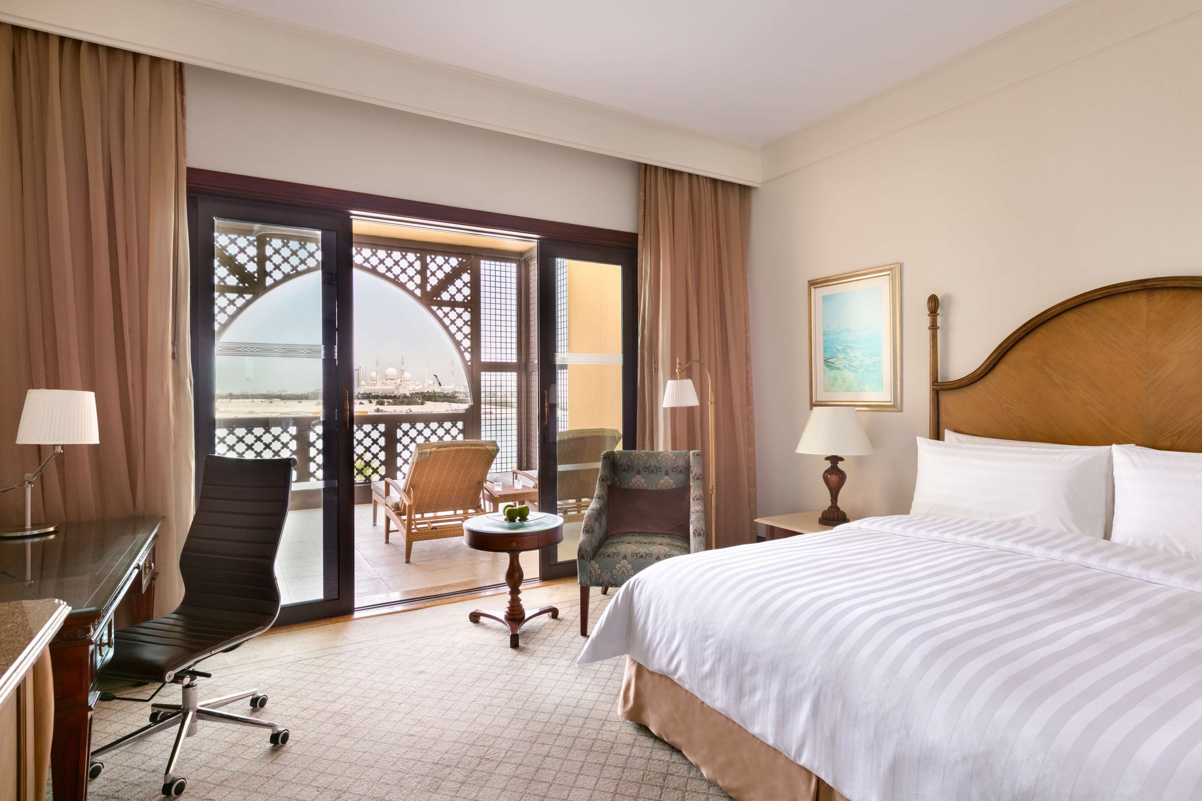 Premium bedding, minibar, in-room safe, desk