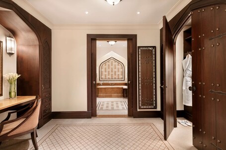 Shangri La, Qaryat Al Beri, Abu Dhabi - Image 78