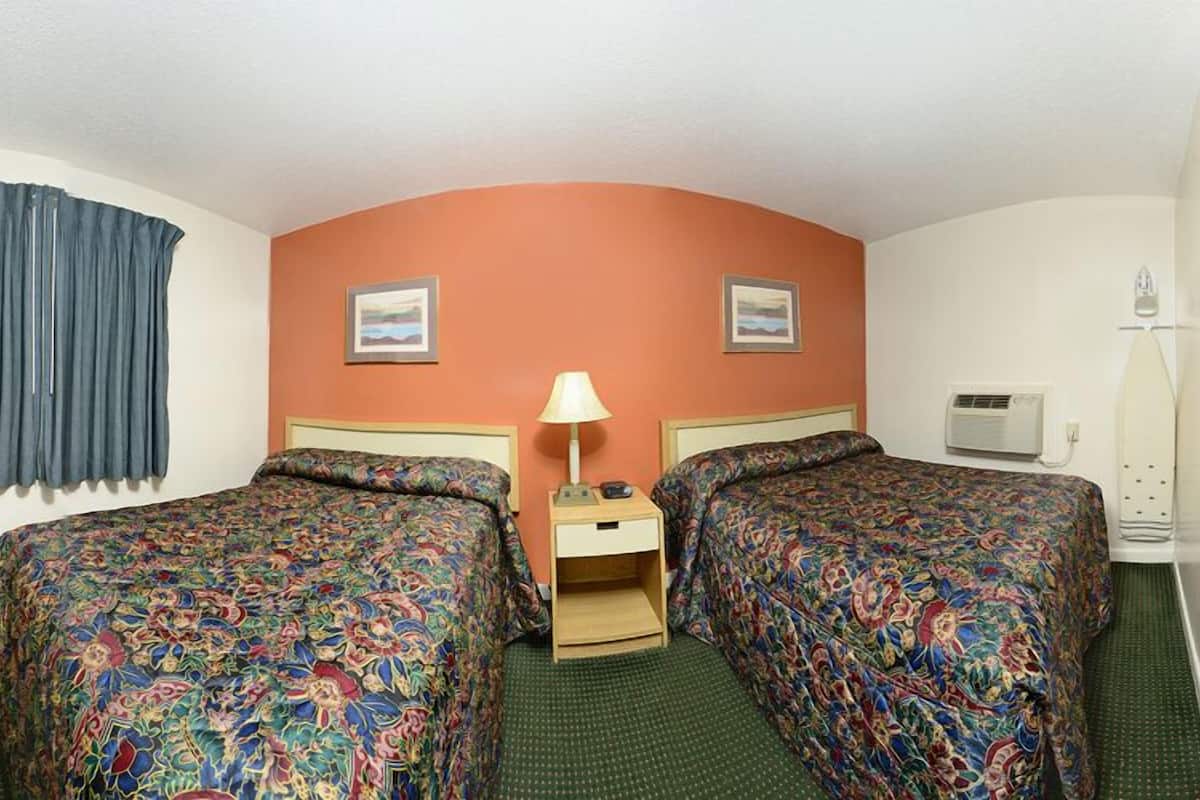 Desk, iron/ironing board, free WiFi, bed sheets