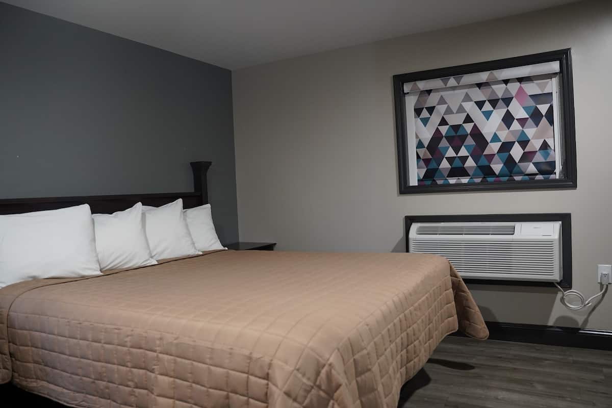 Bureau, fer et planche à repasser, Wi-Fi gratuit, draps fournis