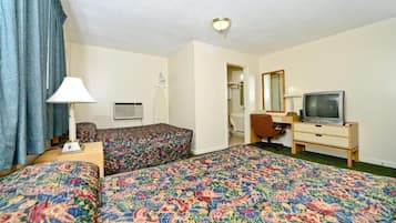 Double Room, Smoking | Desk, iron/ironing board, free WiFi, bed sheets