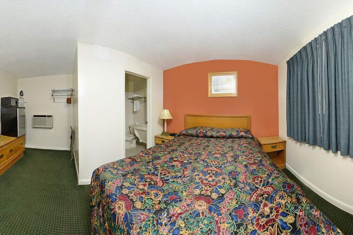Desk, iron/ironing board, free WiFi, bed sheets
