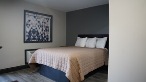 Bureau, fer et planche à repasser, Wi-Fi gratuit, draps fournis