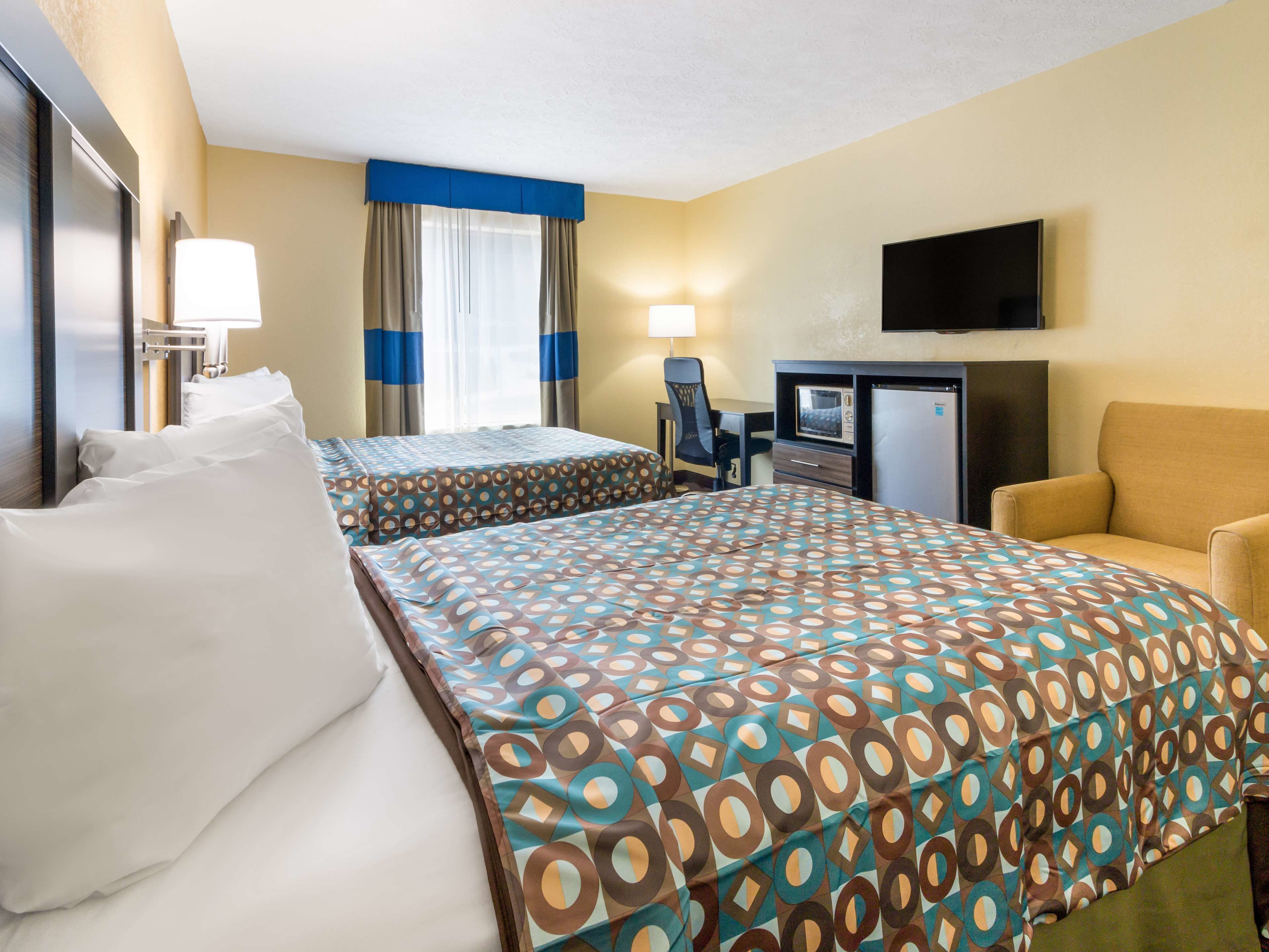 Iron/ironing board, cribs/infant beds, rollaway beds, free WiFi