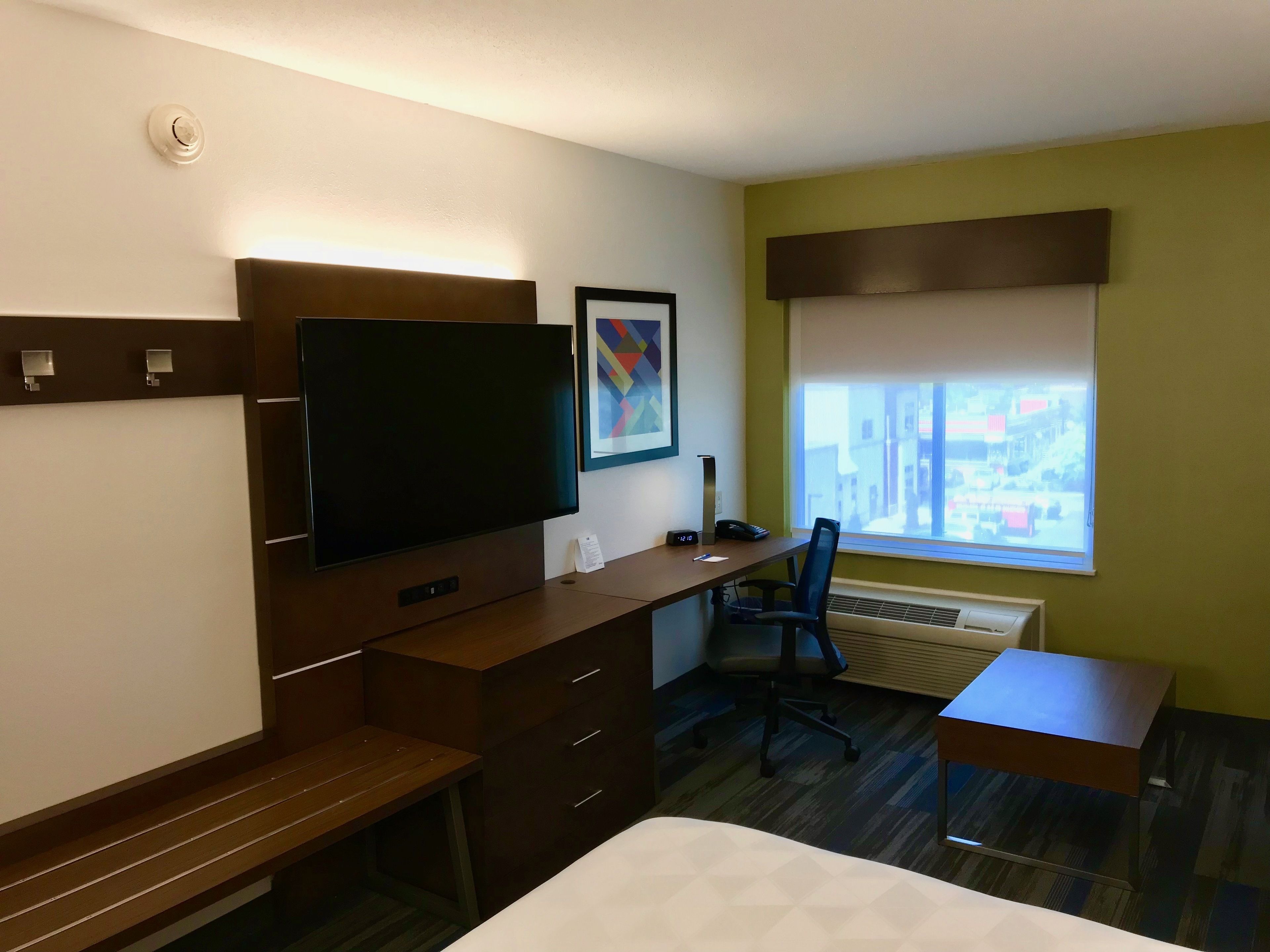 1 bedroom, premium bedding, in-room safe, desk