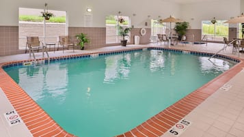 Indoor pool, sun loungers