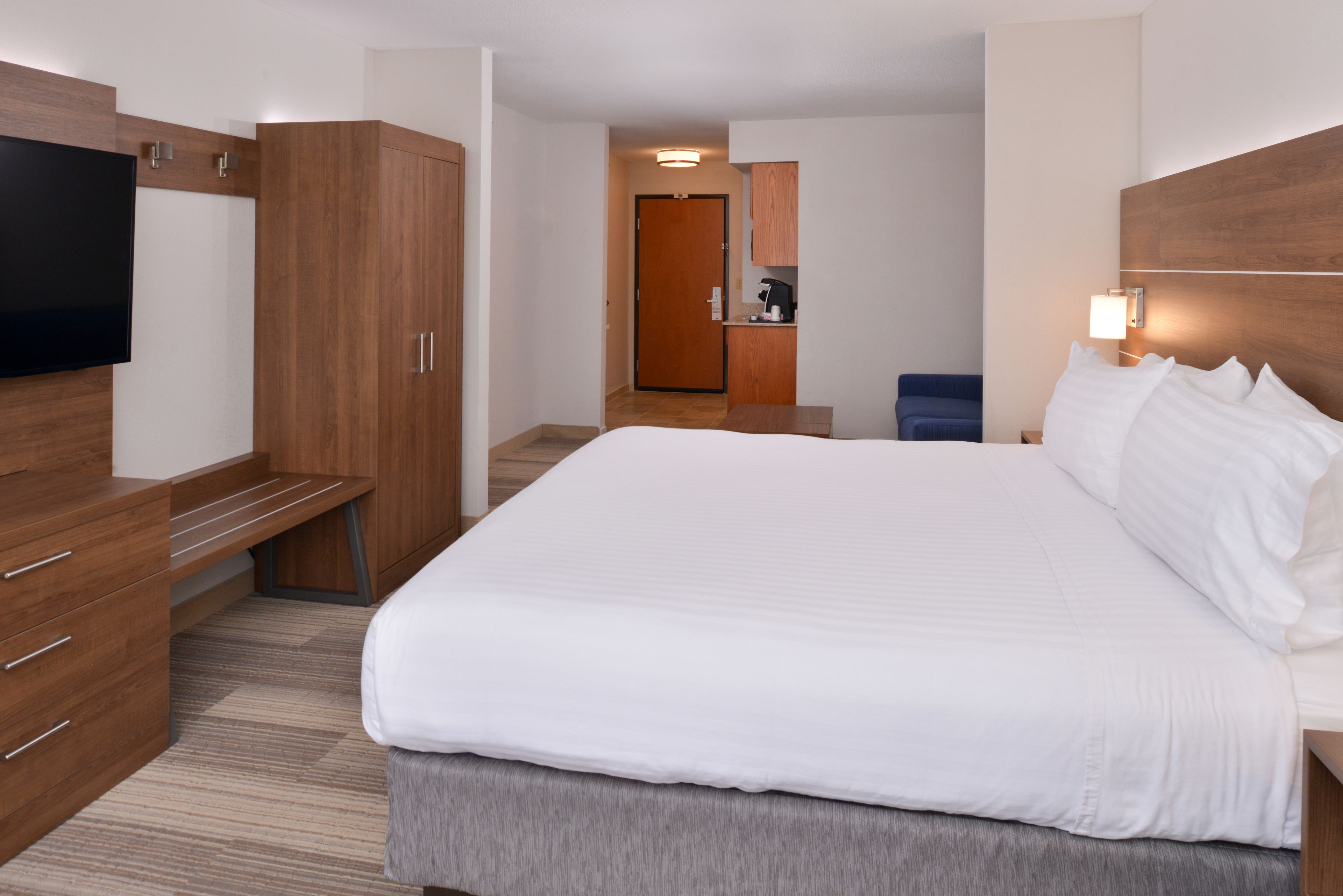 suite, 1 king bed with sofa bed | 1 bedroom, pillow-top beds, in-room safe, desk