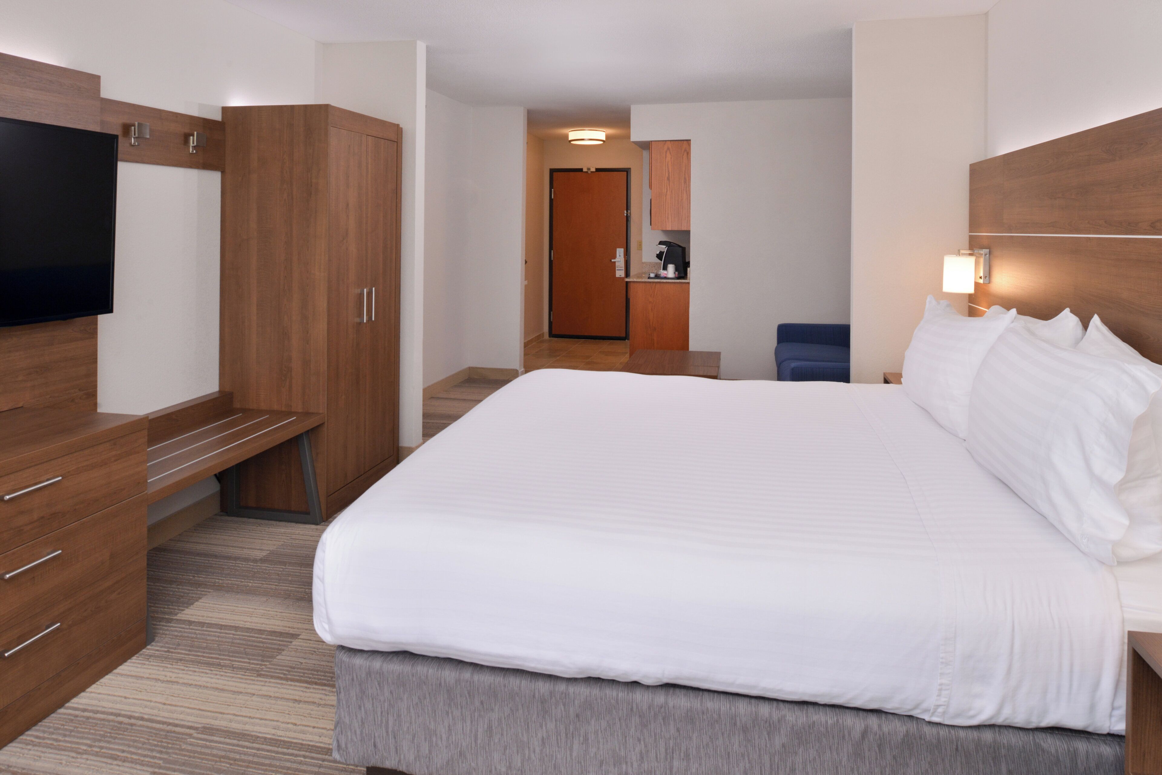 Suite, 1 très grand lit et 1 canapé-lit