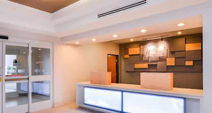 Holiday Inn Express & Suites Parkersburg-Mineral Wells by IHG