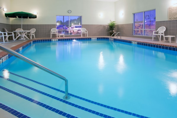 Indoor pool, pool loungers