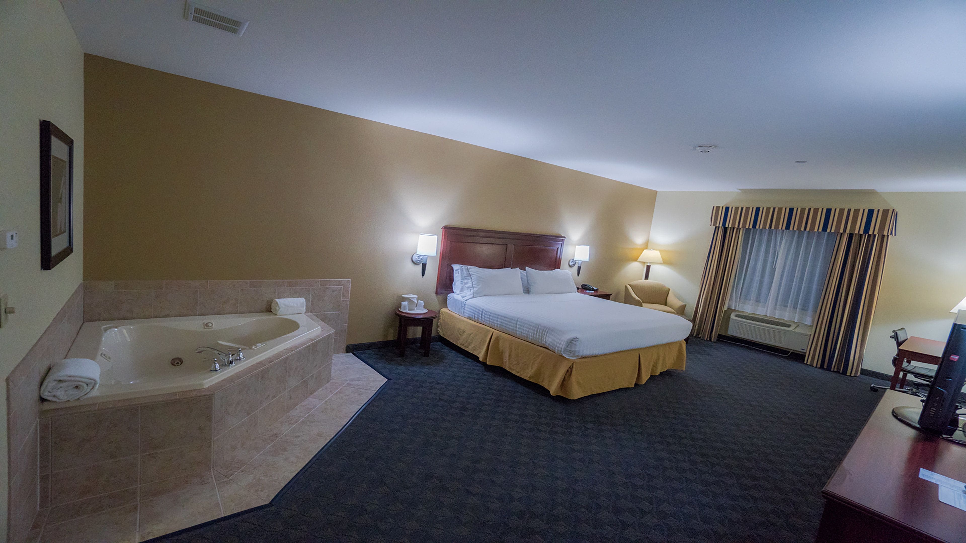Photo - Holiday Inn Express Hotel & Suites Pampa by IHG