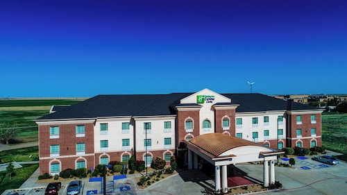 Holiday Inn Express & Suites Pampa by IHG