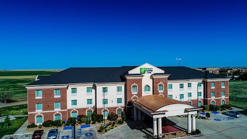 Holiday Inn Express & Suites Pampa by IHG
