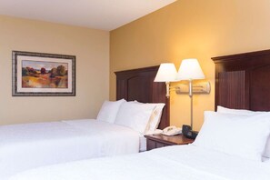 Premium bedding, pillowtop beds, in-room safe, laptop workspace - Hampton Inn Schenectady Downtown (Schenectady)