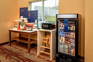 Café da manhã com buffet grátis todos os dias