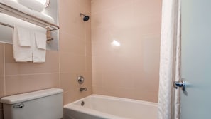 Combined shower/bathtub, deep-soaking bathtub, free toiletries