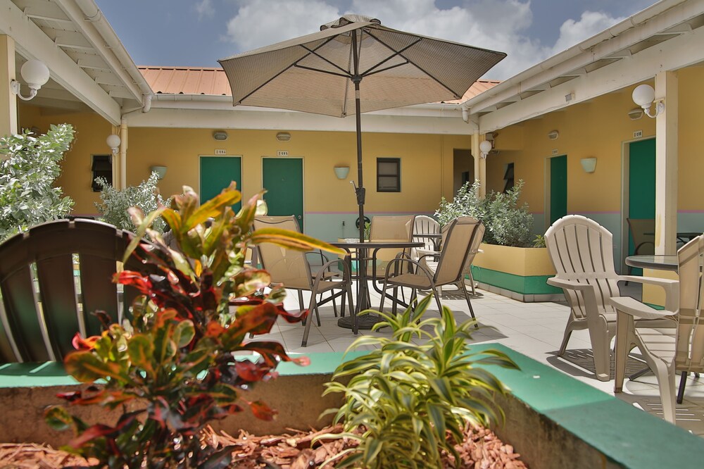 Carls Unique Inn