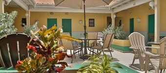 Carls Unique Inn