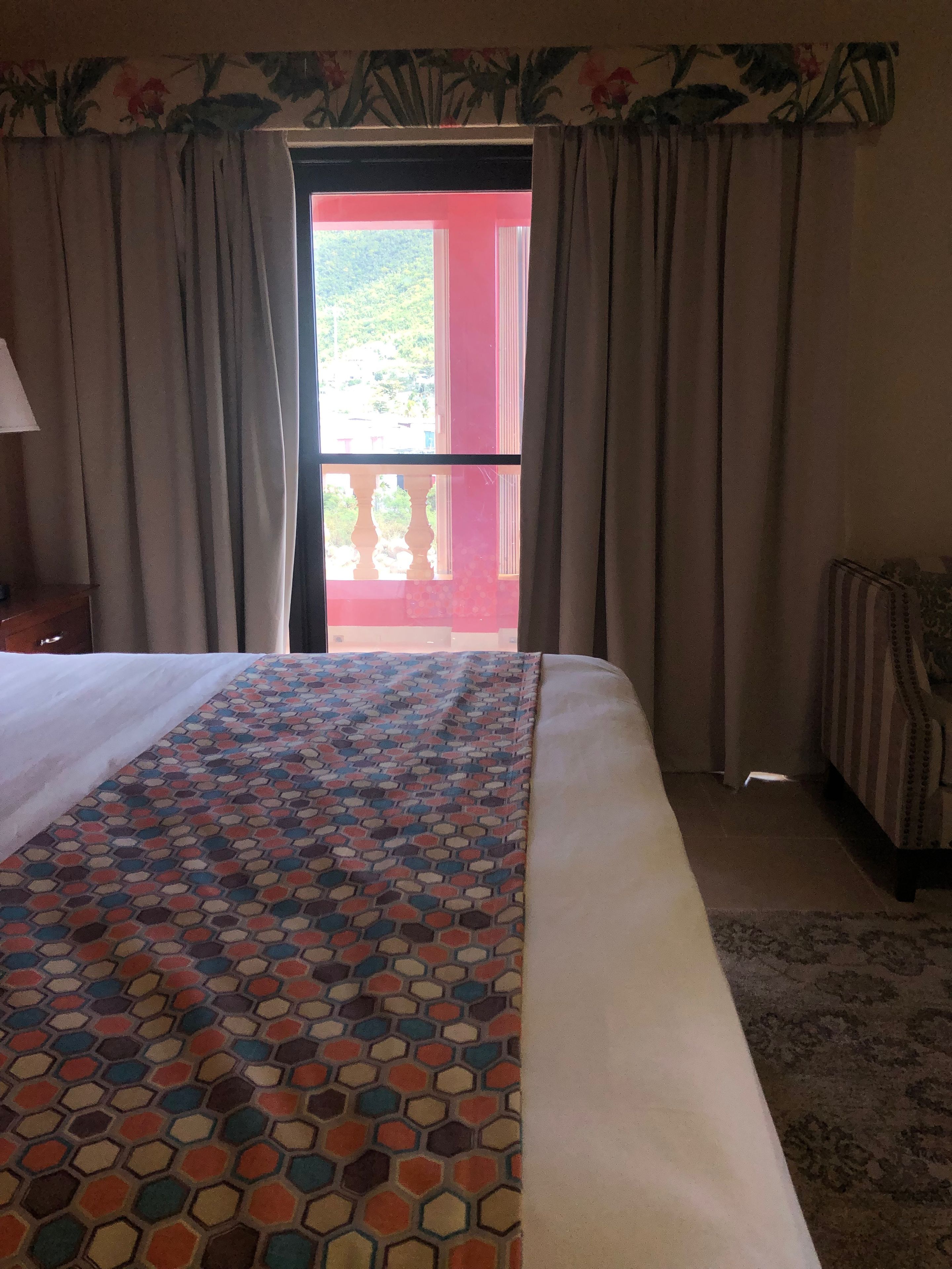 deluxe studio, 1 king bed, kitchenette | in-room safe, desk, laptop workspace, blackout curtains