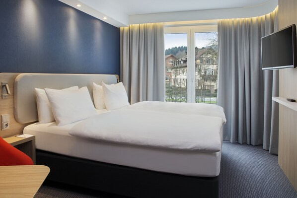 Standard Room, 2 Single Beds | Premium bedding, in-room safe, desk, soundproofing
