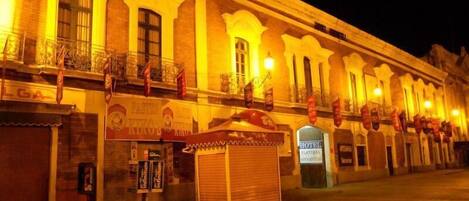 Façade de l’hébergement - soirée/nuit