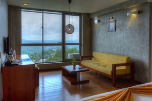 Deluxe Double Room | 1 bedroom, premium bedding, memory foam beds, minibar