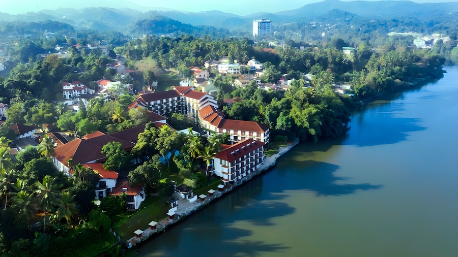 Mahaweli Reach Hotel