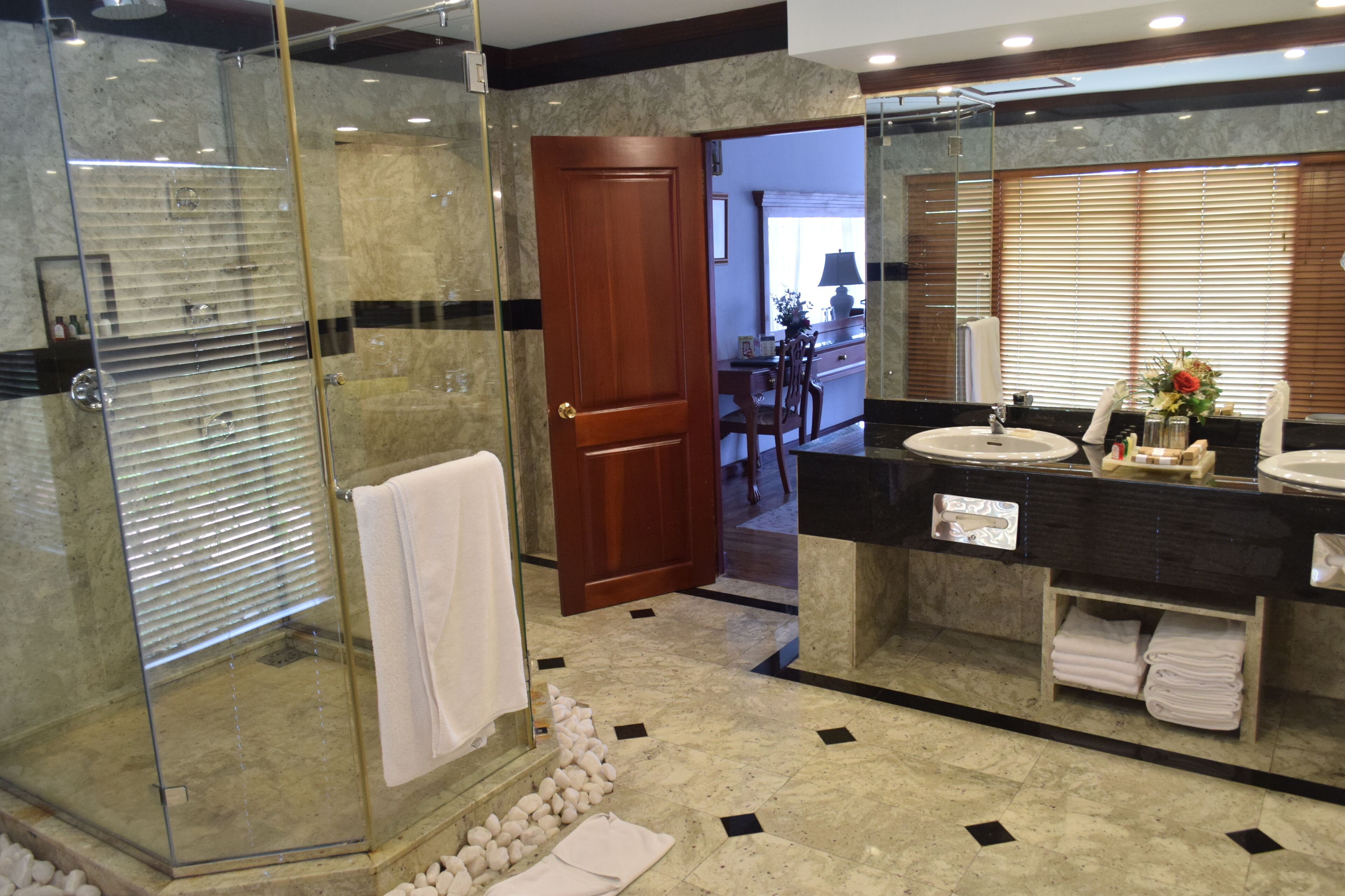 Photo - Mahaweli Reach Hotel