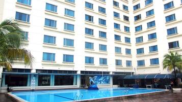 Udendørs pool