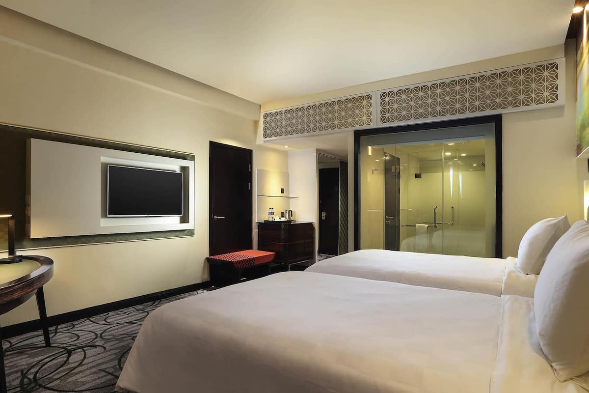 Premier Room, 2 Twin Beds | Minibar, in-room safe, desk, blackout drapes