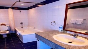 Tomannsrom – superior (Room Only) | Bad | Badekar og toalettartikler (inkludert)