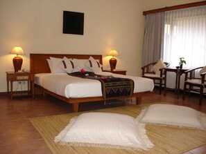 Suite, 1 soverom | Minibarvarer (inkludert), safe på rommet og strykejern/-brett