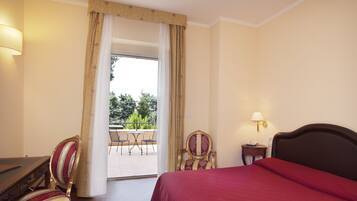 Couette en duvet d'oie, minibar, coffres-forts dans les chambres