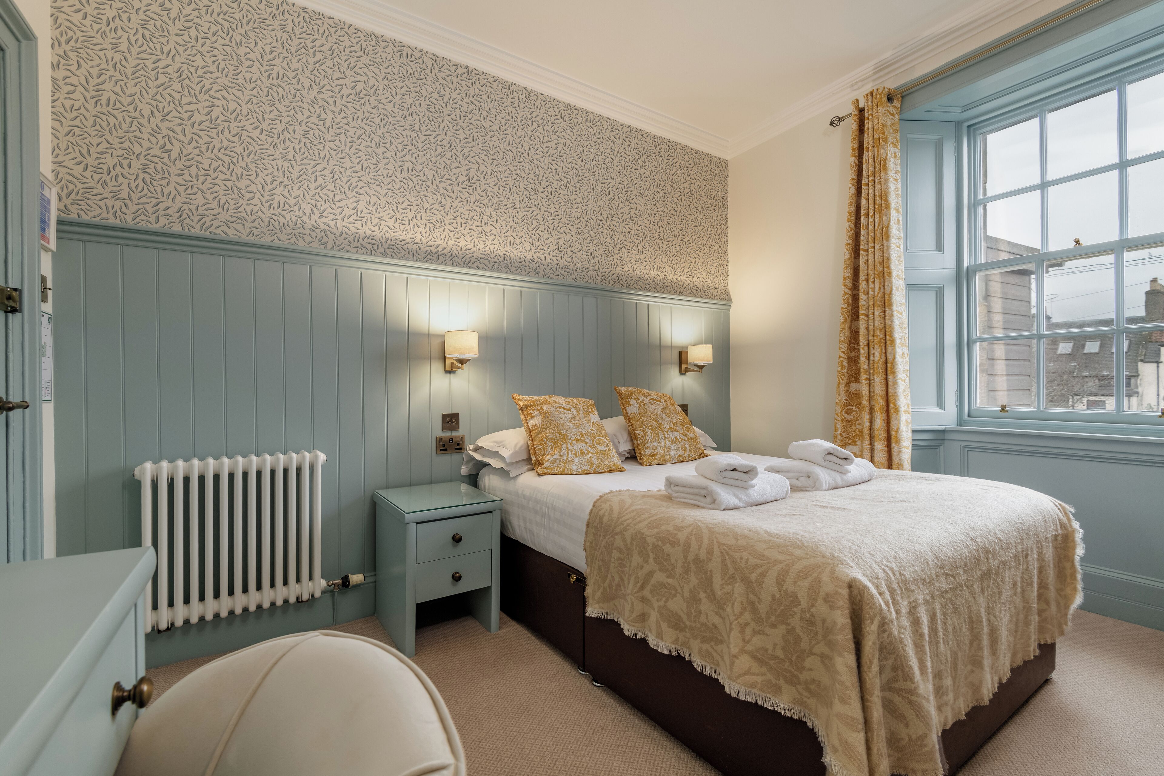 Standard Double Room | Desk, blackout drapes, iron/ironing board, free WiFi