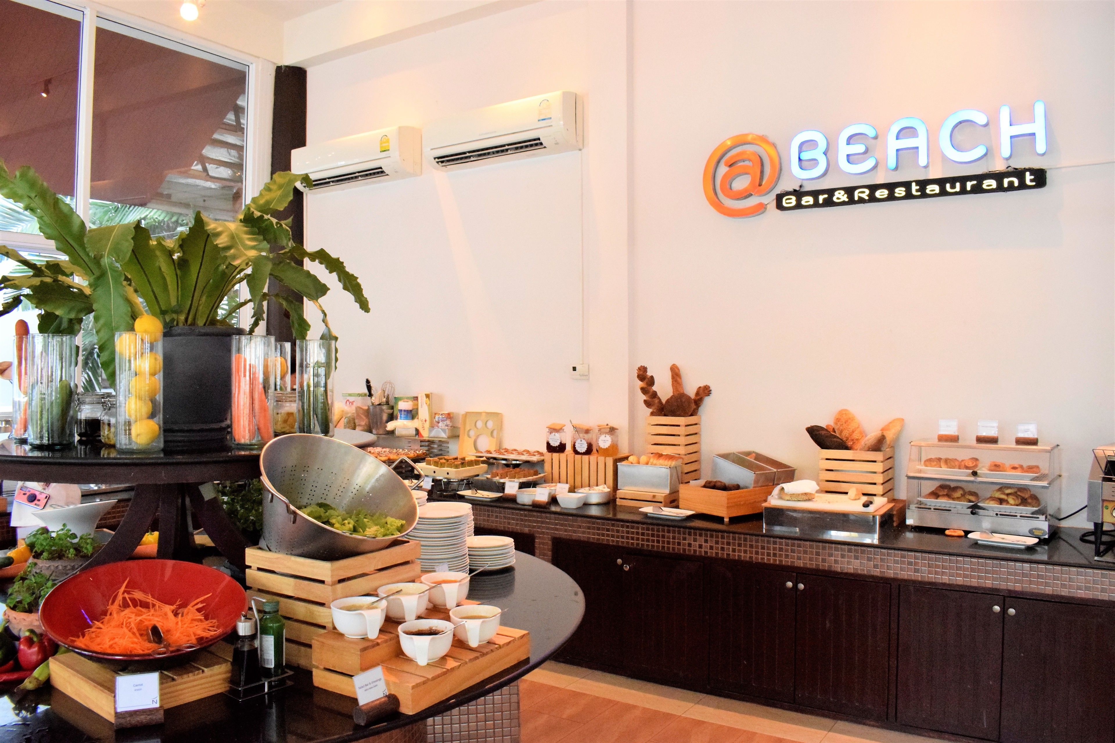 daily buffet breakfast (thb 1600 per person)