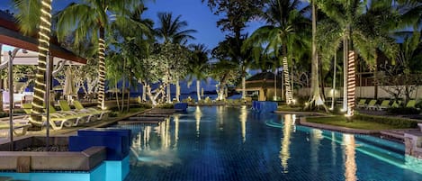 2 outdoor pools, pool umbrellas, pool loungers