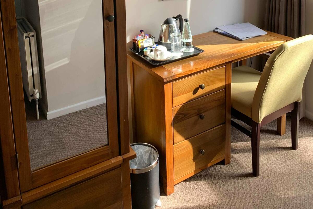 Single Room, 1 Double Bed