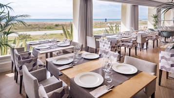 Breakfast, lunch, dinner served; Mediterranean cuisine